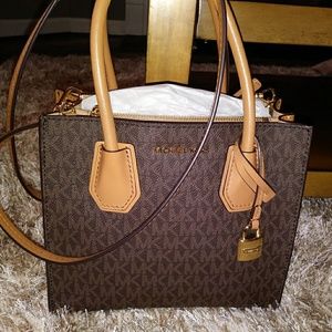 Michael kors Mercer messenger handbag/crossbody
